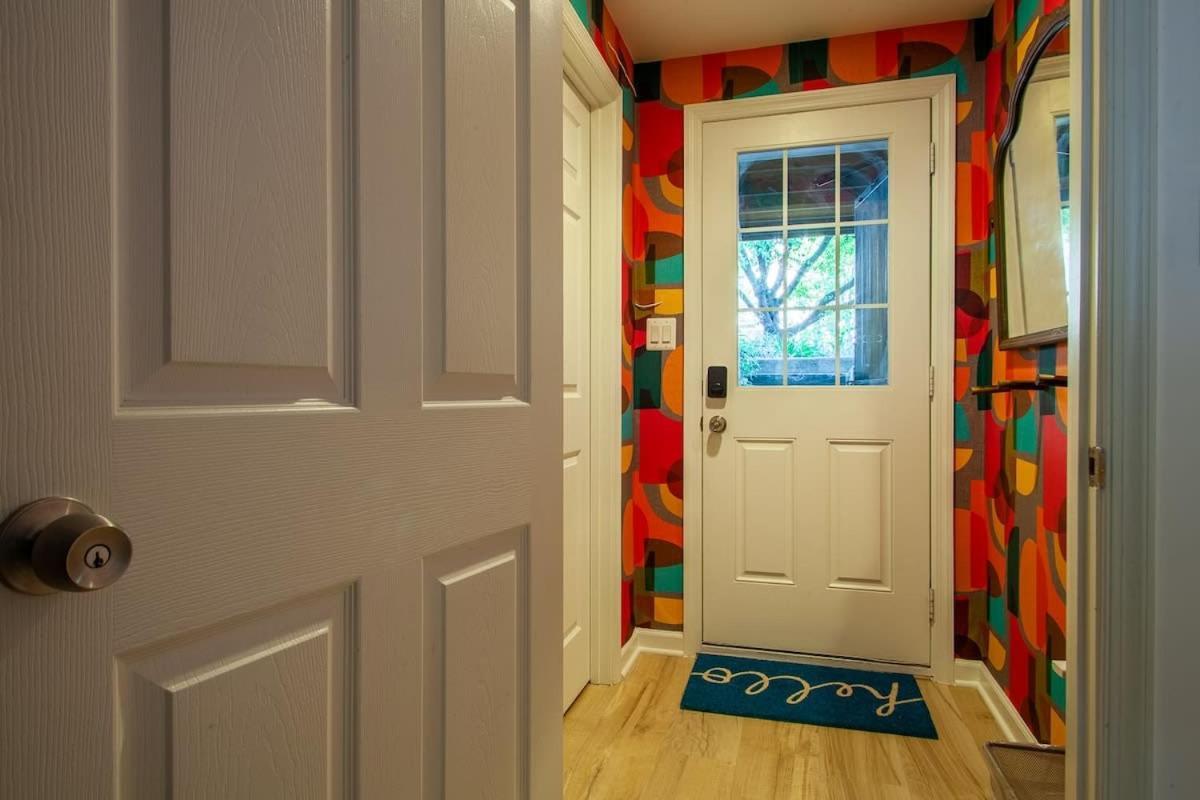 Over The Moon About C Adams Morgan Metro Subway Rock Creek Park Apartment *